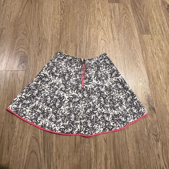 Club Monaco Tavie Floral Flare Mini Skirt. Size 00 - Picture 5 of 9